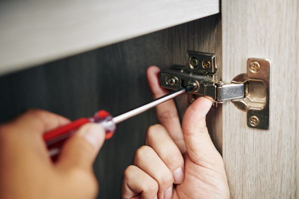 Cabinet Hardware Replacement in Rowlett