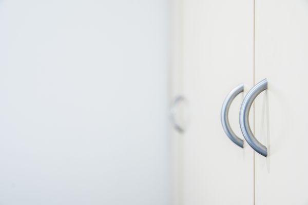 Cabinet Handle Replacement in Rowlett