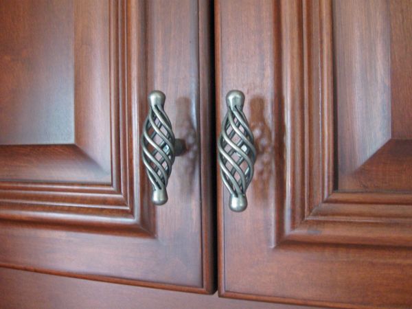 Cabinet Hardware Repair in Rowlett